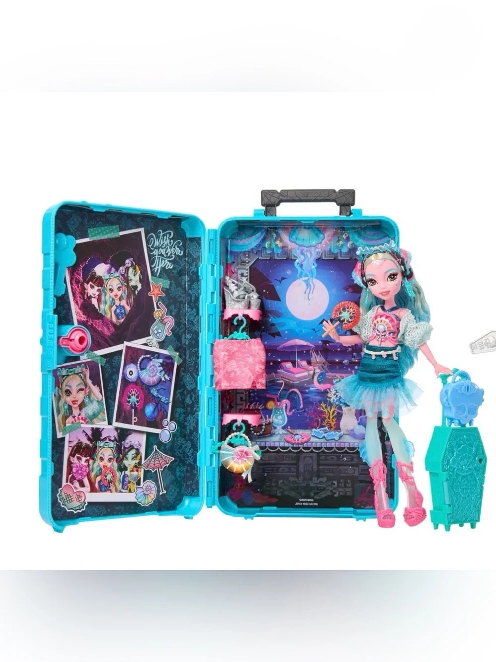 Monster High Skulltimate Secrets Gore-geous Oasis Playset, Lagoona Blue Doll